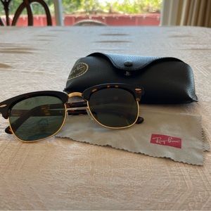[SOLD ON DEPOP] Tortoise Ray-Ban “Clubmaster Classic” sunglasses